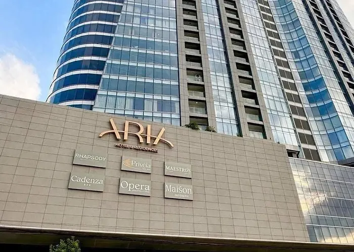 1 Bedroom Apartment In Aeon Towers I City Views I Free Wi-Fi, Gym And Pool